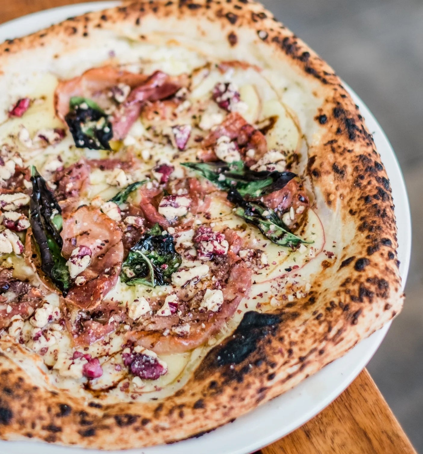 Prosciutto and Apple Pizza